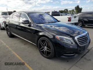 ✅ 2015 Mercedes-Benz S 550 • VIN: WDDUG8CB5FA097522 • Lot: 89692785. Wystawiony na Copart z przebiegiem Nie podano. Bezpłatny archiwum sprzedaży aukcyjnych z USA i szczegółowy raport historii pojazdu na DreamBid. Zdjęcie 4.