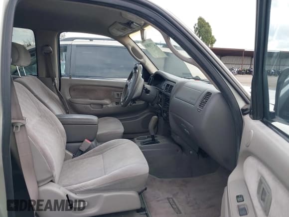 ✅ 2002 Toyota Tacoma PreRunner • VIN: 5TEGM92N22Z065158 • Lot: 43733818. Listed on IAAI with 275,626 mi. Free auction sales archive from the USA and detailed vehicle history report at DreamBid. Image 5.