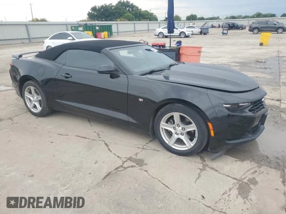 ✅ 2020 Chevrolet Camaro 1LT • VIN: 1G1FB3DX5L0137624 • Lot: 54423875. Listed on Copart with 66,079 mi. Free auction sales archive from the USA and detailed vehicle history report at DreamBid. Image 4.