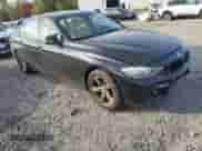 2014 BMW 3 Series 328i z VIN WBA3C1C57EK115074, wystawiony jako Copart lot #89925345 z przebiegiem 131 138 mil mil oraz Szkoda całkowita • Salvage title. Historia ofert i sprzedaży dostępna na DreamBid. Obrazek 4.