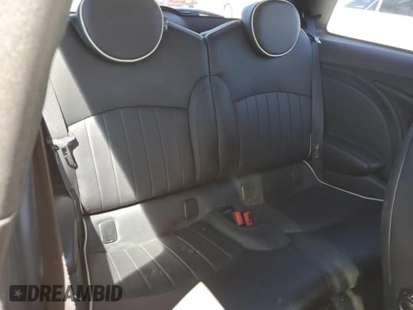 ✅ 2007 MINI Hardtop S • VIN: WMWMF73517TT83310 • Lot: 68293665. Listed on Copart with 121,352 mi. Free auction sales archive from the USA and detailed vehicle history report at DreamBid. Image 10.