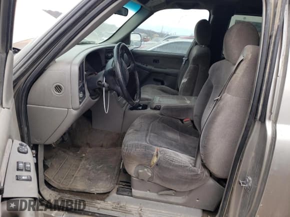 ✅ 2000 Chevrolet Silverado 1500 • VIN: 2GCEC19V1Y1192742 • Лот: 77984923. Опубликован ранее на Copart с пробегом 197 139 миль. Бесплатный доступ к архиву аукционных продаж из США и подробный отчёт об истории автомобиля на DreamBid. Изображение 7.