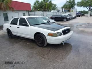 ✅ 2007 Ford Police Interceptor • VIN: 2FAFP71W27X142773 • Lot: 42397629. Wystawiony na IAAI z przebiegiem 172 028 mil. Bezpłatny archiwum sprzedaży aukcyjnych z USA i szczegółowy raport historii pojazdu na DreamBid. Zdjęcie 1.