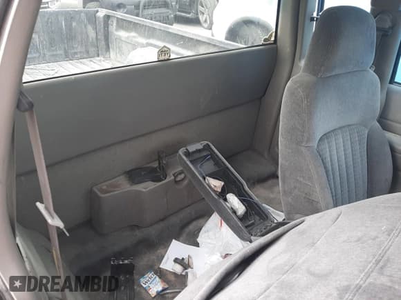 ✅ 2003 Chevrolet S-10 LS • VIN: 1GCCS19X438231731 • Лот: 83910314. Опубликован ранее на Copart с пробегом Не указан. Бесплатный доступ к архиву аукционных продаж из США и подробный отчёт об истории автомобиля на DreamBid. Изображение 10.