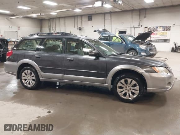 ✅ 2008 Subaru Outback L.L. Bean • VIN: 4S4BP86C884314242 • Lot: 41365737. Listed on IAAI with 233,384 mi. Free auction sales archive from the USA and detailed vehicle history report at DreamBid. Image 14.