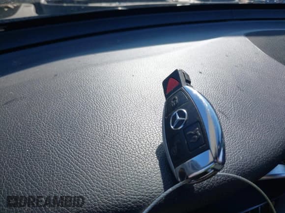 ✅ 2017 Mercedes-Benz GLC 300 • VIN: WDC0G4JB7HF196203 • Lot: 43116312. Listed on IAAI with Not provided. Free auction sales archive from the USA and detailed vehicle history report at DreamBid. Image 11.