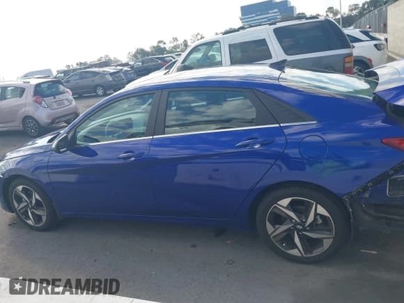 ✅ 2022 Hyundai Elantra SEL • VIN: KMHLN4AG5NU318452 • Lot: 43289745. Listed on IAAI with 41,942 mi. Free auction sales archive from the USA and detailed vehicle history report at DreamBid. Image 15.