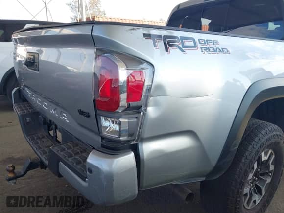 2022 Toyota Tacoma SR5 with VIN 3TMAZ5CN9NM186656, listed as a IAAI auction lot 43253480 with 25,540 mi miles and . Bid and sale history available at DreamBid. Image 20.