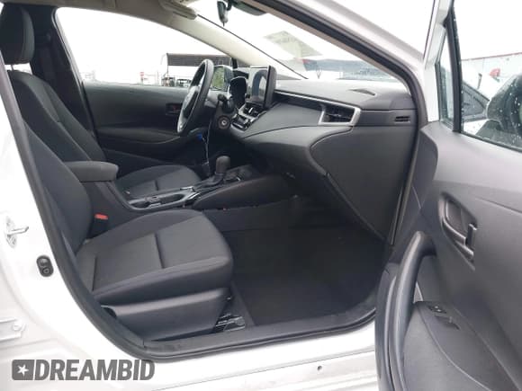 ✅ 2024 Toyota Corolla LE • VIN: 5YFB4MDE4RP193962 • Lot: 43506098. Wystawiony na IAAI z przebiegiem 27 394 mil. Bezpłatny archiwum sprzedaży aukcyjnych z USA i szczegółowy raport historii pojazdu na DreamBid. Zdjęcie 5.