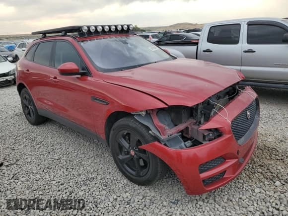 ✅ 2017 Jaguar F-Pace 35t Prestige • VIN: SADCK2BV3HA083431 • Лот: 64785045. Опубликован ранее на Copart с пробегом 134 756 миль. Бесплатный доступ к архиву аукционных продаж из США и подробный отчёт об истории автомобиля на DreamBid. Изображение 4.