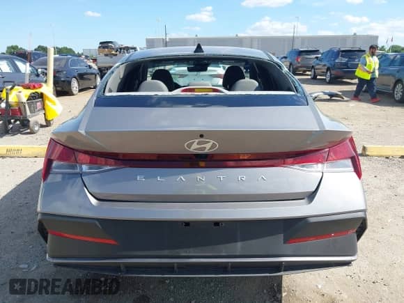 2024 Hyundai Elantra SEL с VIN KMHLM4DG9RU766116, выставлен на аукционе IAAI как лот 42723610 с пробегом 19 682 миль миль и . История ставок и продаж доступна на DreamBid. Изображение 16.