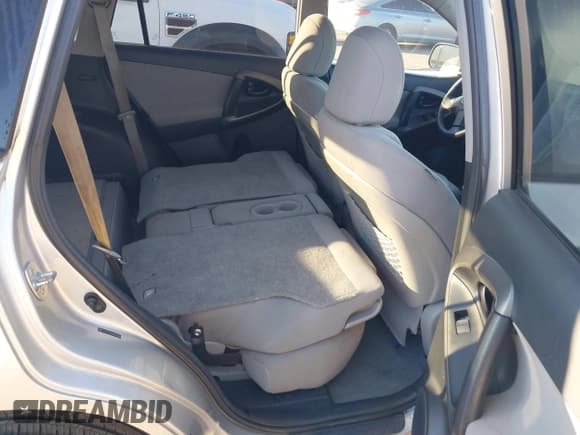 ✅ 2011 Toyota RAV4 • VIN: 2T3ZF4DV1BW074318 • Lot: 43599326. Listed on IAAI with 223,961 mi. Free auction sales archive from the USA and detailed vehicle history report at DreamBid. Image 8.