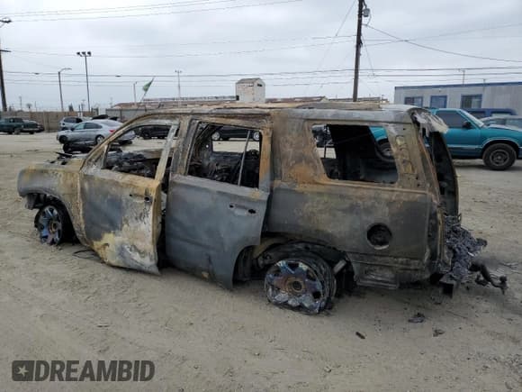 ✅ 2017 GMC Yukon SLE • VIN: 1GKS1AKC0HR135638 • Lot: 58832795. Listed on Copart with Not provided. Free auction sales archive from the USA and detailed vehicle history report at DreamBid. Image 2.