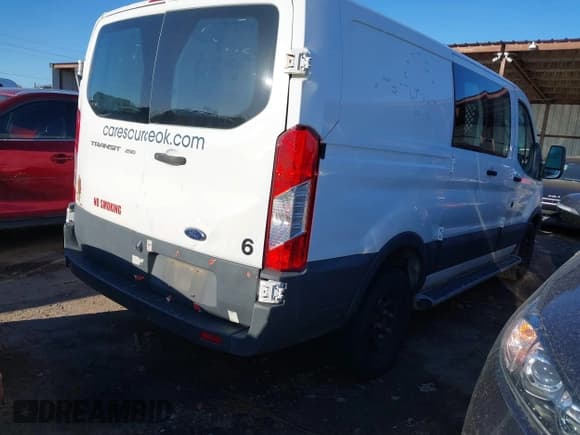 ✅ 2018 Ford Transit • VIN: 1FTYR1ZM6JKA89034 • Lot: 41727541. Wystawiony na IAAI z przebiegiem 219 080 mil. Bezpłatny archiwum sprzedaży aukcyjnych z USA i szczegółowy raport historii pojazdu na DreamBid. Zdjęcie 4.