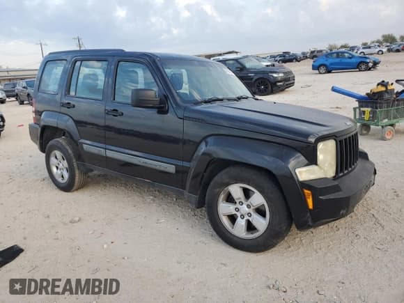 ✅ 2009 Jeep Liberty Sport • VIN: 1J8GP28K29W549066 • Lot: 86639895. Wystawiony na Copart z przebiegiem 116 052 mil. Bezpłatny archiwum sprzedaży aukcyjnych z USA i szczegółowy raport historii pojazdu na DreamBid. Zdjęcie 4.