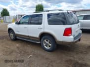 ✅ 2002 Ford Explorer Eddie Bauer • VIN: 1FMZU64W02ZC72927 • Lot: 42704235. Wystawiony na IAAI z przebiegiem 126 317 mil. Bezpłatny archiwum sprzedaży aukcyjnych z USA i szczegółowy raport historii pojazdu na DreamBid. Zdjęcie 3.