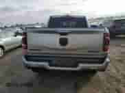 2021 Ram 1500 Big Horn z VIN 1C6SRFFM7MN547035, wystawiony jako Copart lot #85543214 z przebiegiem 81 917 mil mil oraz Szkoda całkowita • Salvage title. Historia ofert i sprzedaży dostępna na DreamBid. Obrazek 6.