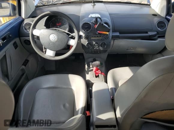 ✅ 2006 Volkswagen Beetle • VIN: 3VWPR31CX6M411570 • Lot: 43664165. Wystawiony na Copart z przebiegiem 190 856 mil. Bezpłatny archiwum sprzedaży aukcyjnych z USA i szczegółowy raport historii pojazdu na DreamBid. Zdjęcie 8.