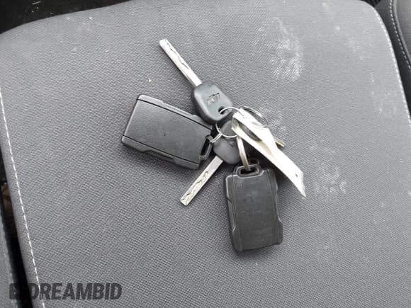 ✅ 2017 Chevrolet Silverado 1500 LT • VIN: 3GCUKREH6HG467221 • Лот: 42936526. Опубликован ранее на IAAI с пробегом 256 720 миль. Бесплатный доступ к архиву аукционных продаж из США и подробный отчёт об истории автомобиля на DreamBid. Изображение 11.