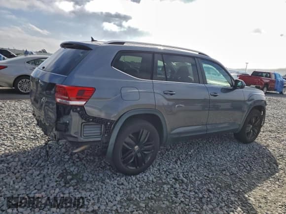 ✅ 2018 Volkswagen Atlas SE • VIN: 1V2CR2CA1JC571871 • Lot: 96149725. Listed on Copart with 90,563 mi. Free auction sales archive from the USA and detailed vehicle history report at DreamBid. Image 3.