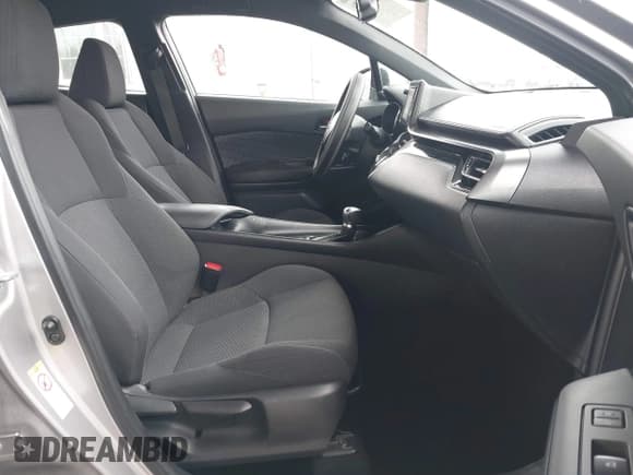 ✅ 2018 Toyota C-HR XLE Premium • VIN: NMTKHMBX0JR051417 • Lot: 43508524. Wystawiony na IAAI z przebiegiem 56 824 mil. Bezpłatny archiwum sprzedaży aukcyjnych z USA i szczegółowy raport historii pojazdu na DreamBid. Zdjęcie 5.