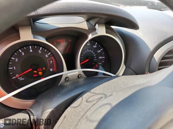 ✅ 2015 Nissan Juke SV • VIN: JN8AF5MR2FT507180 • Lot: 80631525. Wystawiony na Copart z przebiegiem 113 903 mil. Bezpłatny archiwum sprzedaży aukcyjnych z USA i szczegółowy raport historii pojazdu na DreamBid. Zdjęcie 9.