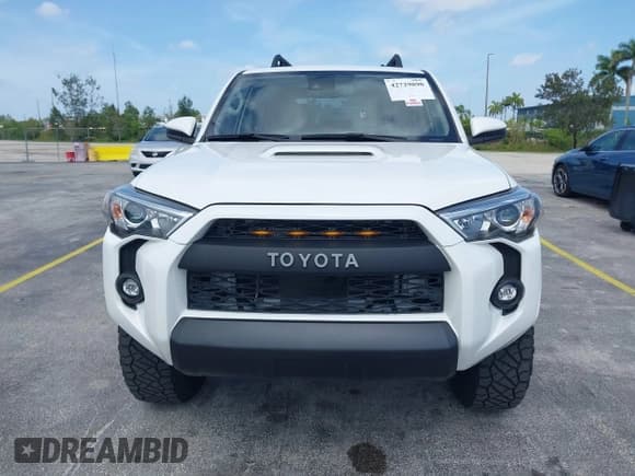 ✅ 2023 Toyota 4Runner SR5 • VIN: JTEEU5JR2P5303018 • Lot: 42729890. Wystawiony na IAAI z przebiegiem 15 467 mil. Bezpłatny archiwum sprzedaży aukcyjnych z USA i szczegółowy raport historii pojazdu na DreamBid. Zdjęcie 12.