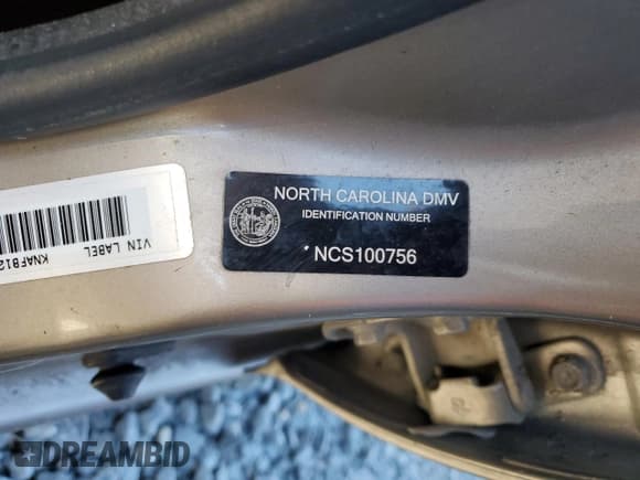 ✅ 2003 Kia Spectra • VIN: NCS100756 • Lot: 72712434. Wystawiony na Copart z przebiegiem 50 162 mil. Bezpłatny archiwum sprzedaży aukcyjnych z USA i szczegółowy raport historii pojazdu na DreamBid. Zdjęcie 13.