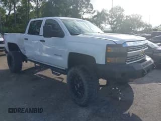 ✅ 2015 Chevrolet Silverado 2500HD LT • VIN: 1GC1KVE8XFF147488 • Lot: 42590291. Wystawiony na IAAI z przebiegiem 243 132 mil. Bezpłatny archiwum sprzedaży aukcyjnych z USA i szczegółowy raport historii pojazdu na DreamBid. Zdjęcie 1.
