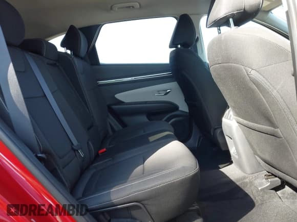 ✅ 2022 Hyundai Tucson SEL • VIN: 5NMJB3AE8NH038111 • Lot: 43515920. Listed on IAAI with 37,706 mi. Free auction sales archive from the USA and detailed vehicle history report at DreamBid. Image 8.