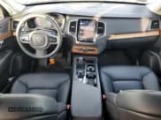 ✅ 2023 Volvo XC90 • VIN: YV4H60CV3P1923504 • Lot: 39598954. Wystawiony na Copart z przebiegiem 4 177 mil. Bezpłatny archiwum sprzedaży aukcyjnych z USA i szczegółowy raport historii pojazdu na DreamBid. Zdjęcie 8.