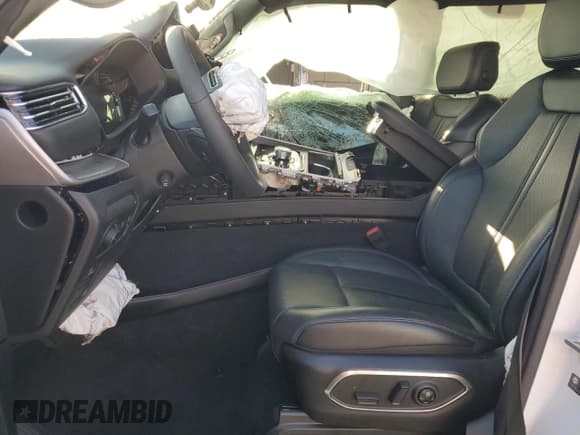 ✅ 2024 Jeep Wagoneer Series II • VIN: 1C4SJVBP6RS167820 • Lot: 48431625. Listed on Copart with 17,667 mi. Free auction sales archive from the USA and detailed vehicle history report at DreamBid. Image 7.