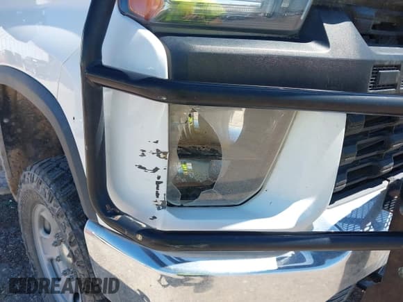 ✅ 2021 Chevrolet Silverado 2500HD Work Truck • VIN: 1GC1YLE72MF268331 • Lot: 42818554. Wystawiony na IAAI z przebiegiem 111 478 mil. Bezpłatny archiwum sprzedaży aukcyjnych z USA i szczegółowy raport historii pojazdu na DreamBid. Zdjęcie 6.