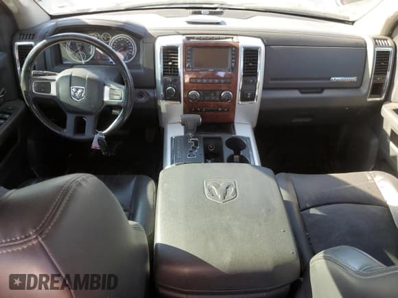 ✅ 2010 Dodge 1500 ST • VIN: 1D7RV1GT9AS236771 • Lot: 68736964. Wystawiony na Copart z przebiegiem 154 169 mil. Bezpłatny archiwum sprzedaży aukcyjnych z USA i szczegółowy raport historii pojazdu na DreamBid. Zdjęcie 8.