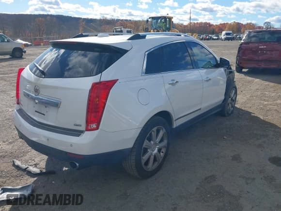 ✅ 2015 Cadillac SRX Premium Collection • VIN: 3GYFNGE36FS550015 • Lot: 43626400. Wystawiony na IAAI z przebiegiem 88 619 mil. Bezpłatny archiwum sprzedaży aukcyjnych z USA i szczegółowy raport historii pojazdu na DreamBid. Zdjęcie 4.
