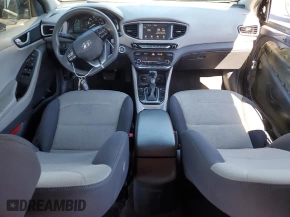 ✅ 2018 Hyundai Ioniq Blue • VIN: KMHC65LC6JU060871 • Lot: 45562585. Wystawiony na Copart z przebiegiem 114 625 mil. Bezpłatny archiwum sprzedaży aukcyjnych z USA i szczegółowy raport historii pojazdu na DreamBid. Zdjęcie 8.