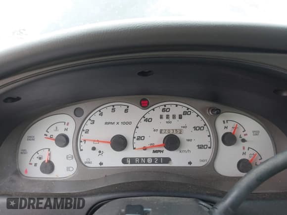 ✅ 2000 Ford Ranger XL • VIN: 1FTYR14V6YPC05166 • Lot: 43788038. Wystawiony na IAAI z przebiegiem 220 352 mil. Bezpłatny archiwum sprzedaży aukcyjnych z USA i szczegółowy raport historii pojazdu na DreamBid. Zdjęcie 7.