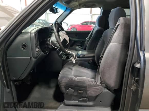 ✅ 2001 Chevrolet Silverado 1500 LS • VIN: 2GCEC19T611298530 • Lot: 67365554. Wystawiony na Copart z przebiegiem 144 277 mil mil. Skorzystaj z bezpłatnego archiwum sprzedaży aukcyjnych z USA i zobacz szczegółowy raport historii pojazdu na DreamBid. Zdjęcie 7.