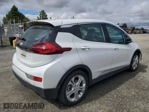 ✅ 2020 Chevrolet Bolt EV LT • VIN: 1G1FY6S02L4126966 • Лот: 69818244. Опубликован ранее на Copart с пробегом 17 353 миль. Бесплатный доступ к архиву аукционных продаж из США и подробный отчёт об истории автомобиля на DreamBid. Изображение 3.