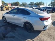 ✅ 2021 Kia Forte LXS • VIN: 3KPF24AD7ME294992 • Lot: 43819434. Wystawiony na IAAI z przebiegiem 171 562 mil. Bezpłatny archiwum sprzedaży aukcyjnych z USA i szczegółowy raport historii pojazdu na DreamBid. Zdjęcie 3.