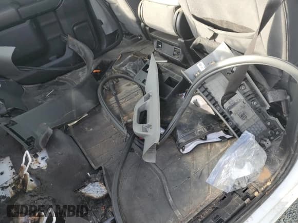 ✅ 2023 Chevrolet Silverado 2500HD LT • VIN: 2GC1YNEY3P1718228 • Лот: 93198775. Опубликован ранее на Copart с пробегом 92 097 миль. Бесплатный доступ к архиву аукционных продаж из США и подробный отчёт об истории автомобиля на DreamBid. Изображение 13.