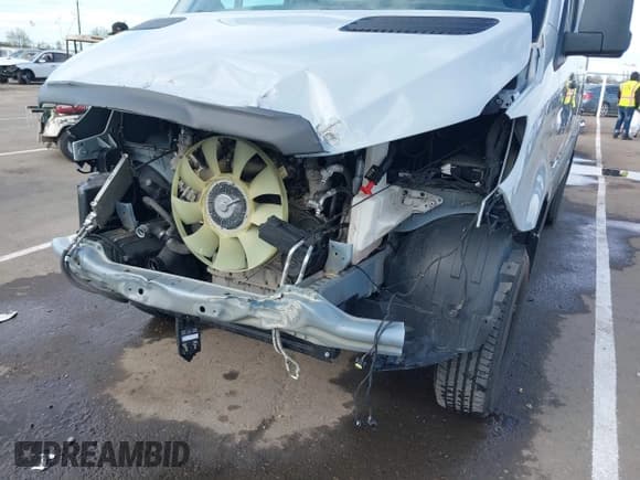 ✅ 2022 Mercedes-Benz Sprinter Cargo • VIN: W1W4EBVY0NT082643 • Lot: 41901402. Listed on IAAI with 93,262 mi. Free auction sales archive from the USA and detailed vehicle history report at DreamBid. Image 6.