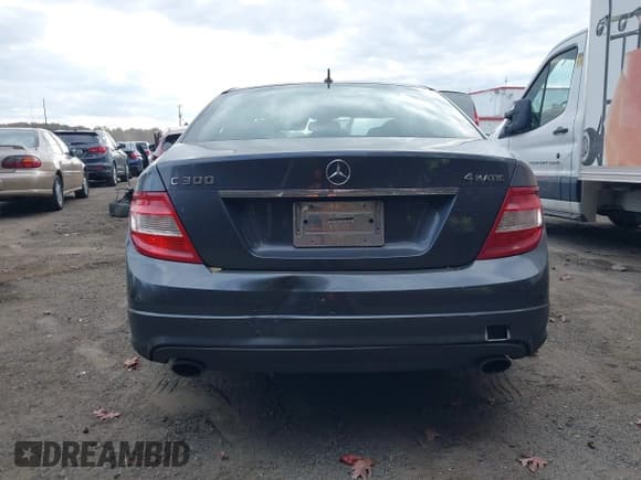 ✅ 2011 Mercedes-Benz C 300 Sport • VIN: WDDGF8BB1BR177333 • Lot: 43493646. Listed on IAAI with 176,512 mi. Free auction sales archive from the USA and detailed vehicle history report at DreamBid. Image 5.