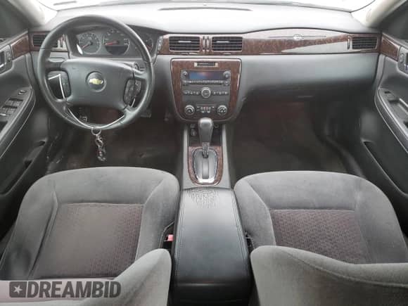 2012 Chevrolet Impala LT Retail с VIN 2G1WB5E35C1172563, выставлен на аукционе Copart как лот 81587465 с пробегом 170 749 миль миль и Списание • Salvage title. История ставок и продаж доступна на DreamBid. Изображение 8.