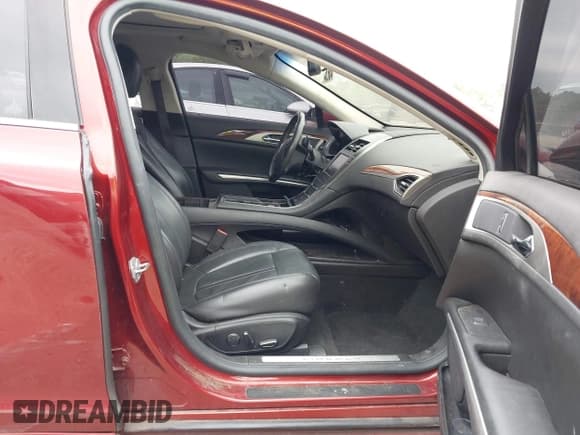 ✅ 2014 Lincoln MKZ • VIN: 3LN6L2J97ER806396 • Lot: 42138422. Wystawiony na IAAI z przebiegiem 108 744 mil. Bezpłatny archiwum sprzedaży aukcyjnych z USA i szczegółowy raport historii pojazdu na DreamBid. Zdjęcie 5.