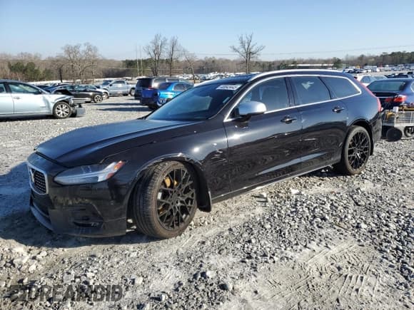 ✅ 2019 Volvo V90 R-Design • VIN: YV1102GM4K1084517 • Лот: 48843445. Опубликован ранее на Copart с пробегом 61 361 миль. Бесплатный доступ к архиву аукционных продаж из США и подробный отчёт об истории автомобиля на DreamBid. Изображение 1.