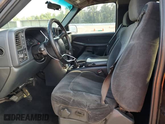 ✅ 2000 Chevrolet Silverado 1500 LT • VIN: 2GCEK19T9Y1375842 • Lot: 64787384. Wystawiony na Copart z przebiegiem 242 729 mil mil. Skorzystaj z bezpłatnego archiwum sprzedaży aukcyjnych z USA i zobacz szczegółowy raport historii pojazdu na DreamBid. Zdjęcie 7.