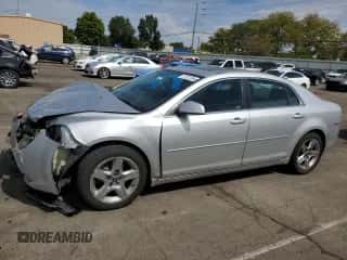 2009 Chevrolet Malibu 1LT z VIN 1G1ZH57B094231001, wystawiony jako Copart lot #71721364 z przebiegiem 143 519 mil mil oraz Szkoda całkowita • Salvage title. Historia ofert i sprzedaży dostępna na DreamBid. Obrazek 1.