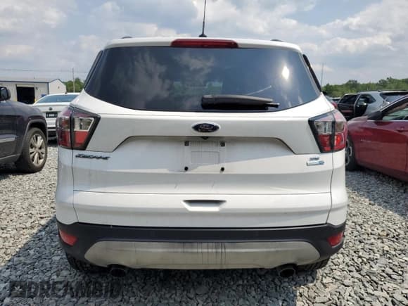 ✅ 2017 Ford Escape SE • VIN: 1FMCU9GDXHUB33878 • Lot: 60756895. Wystawiony na Copart z przebiegiem 131 240 mil. Bezpłatny archiwum sprzedaży aukcyjnych z USA i szczegółowy raport historii pojazdu na DreamBid. Zdjęcie 6.