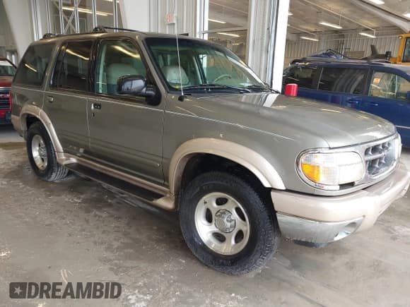 ✅ 2000 Ford Explorer Eddie Bauer • VIN: 1FMZU74E8YZB41346 • Lot: 41601042. Wystawiony na IAAI z przebiegiem 295 103 mil. Bezpłatny archiwum sprzedaży aukcyjnych z USA i szczegółowy raport historii pojazdu na DreamBid. Zdjęcie 1.